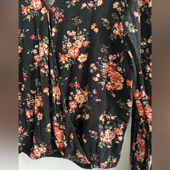 Floral long sleeve top - Picture 3 of 3